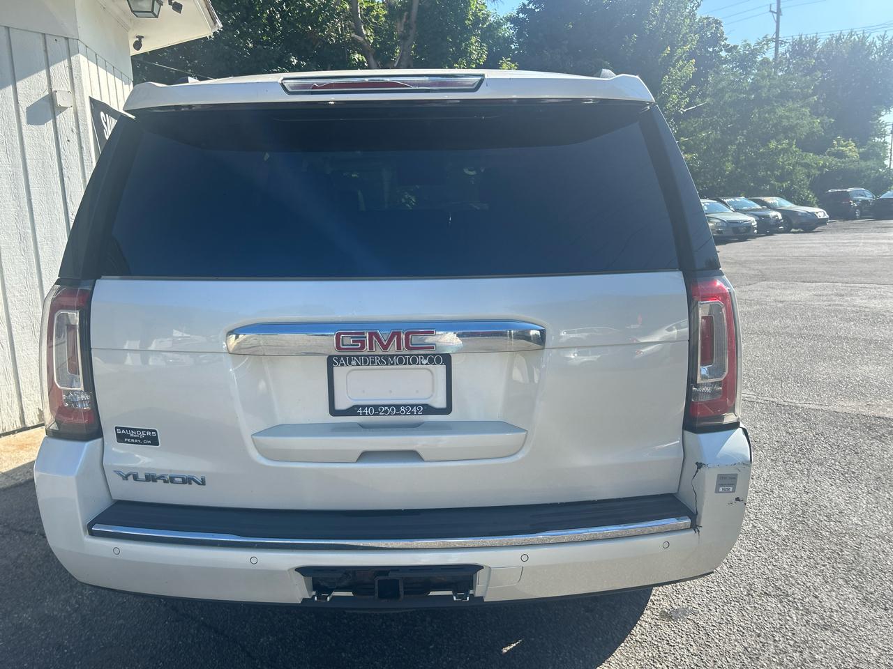 GMC Yukon Denali 4WD 2015