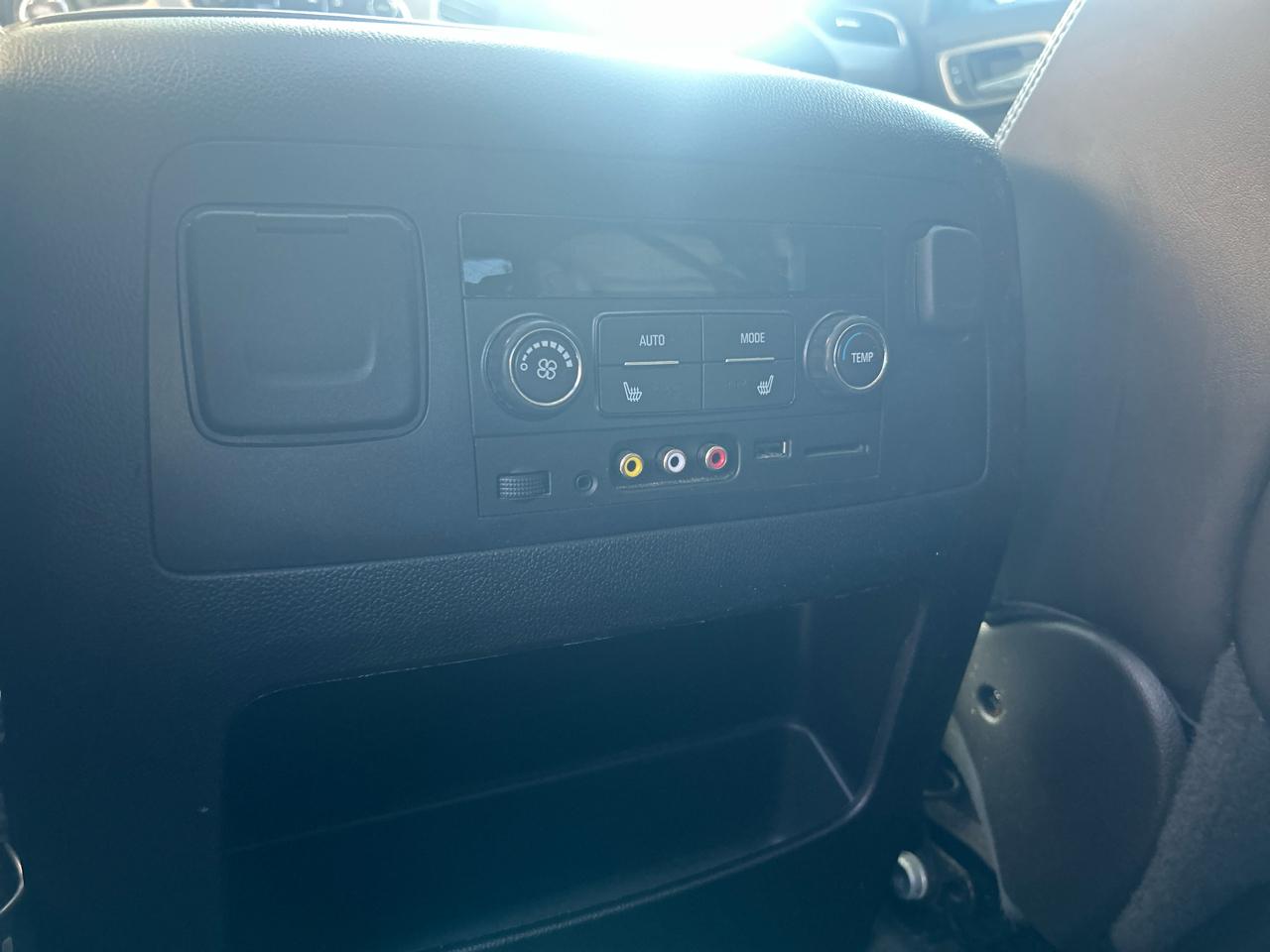 GMC Yukon Denali 4WD 2015