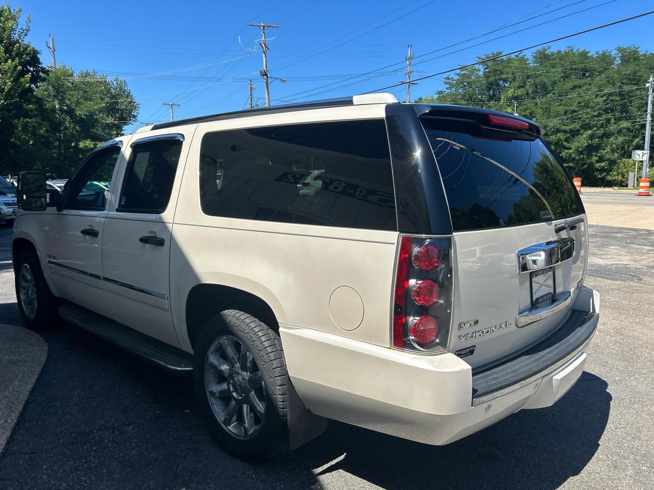 GMC Yukon Denali XL 4WD 2012