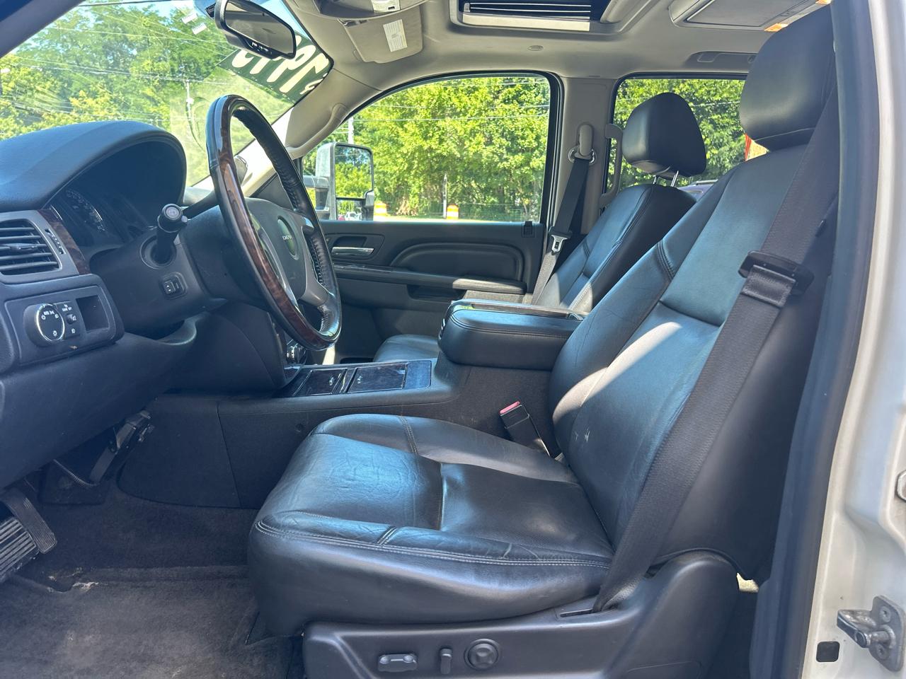 GMC Yukon Denali XL 4WD 2012