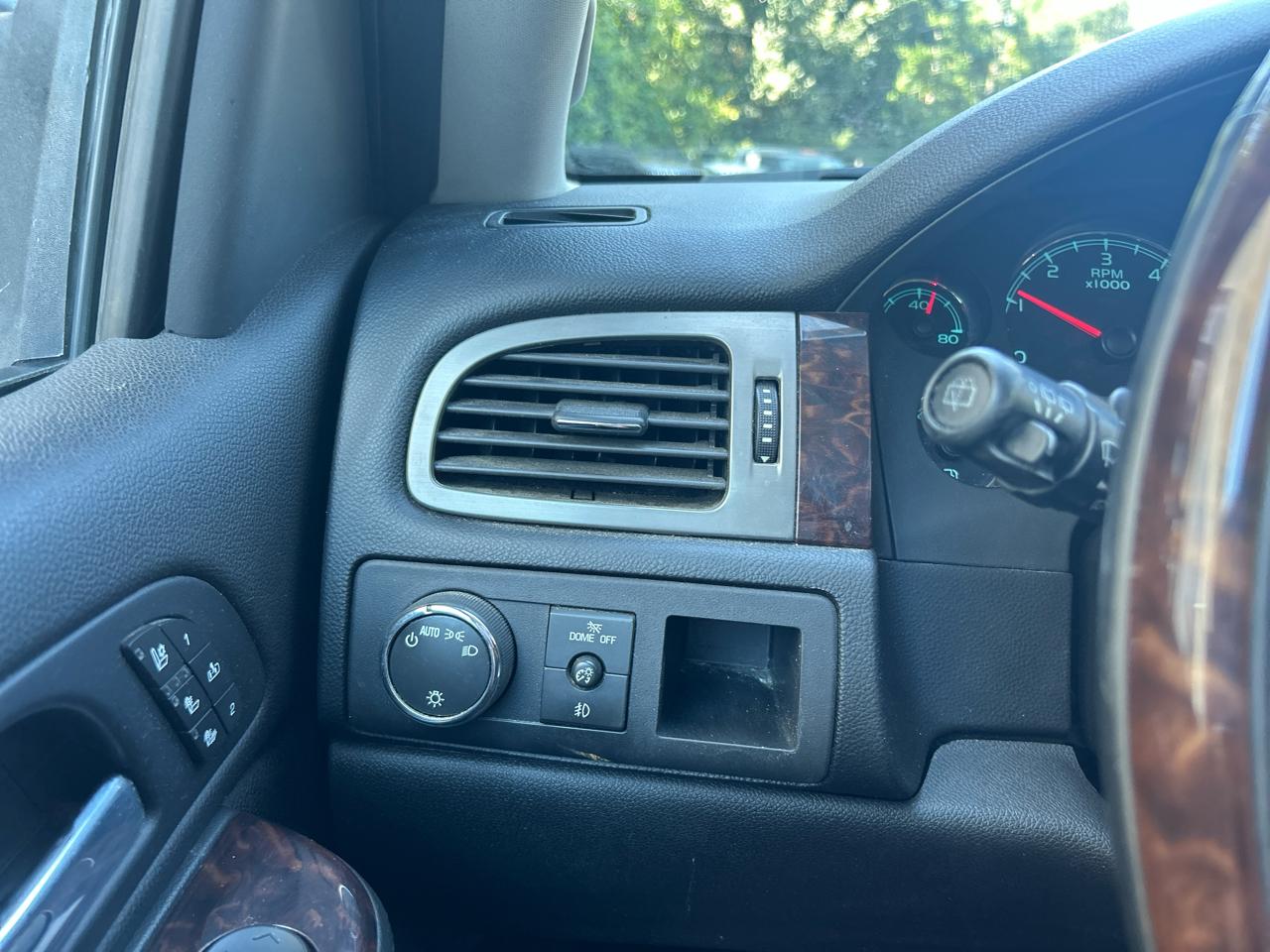 GMC Yukon Denali XL 4WD 2012