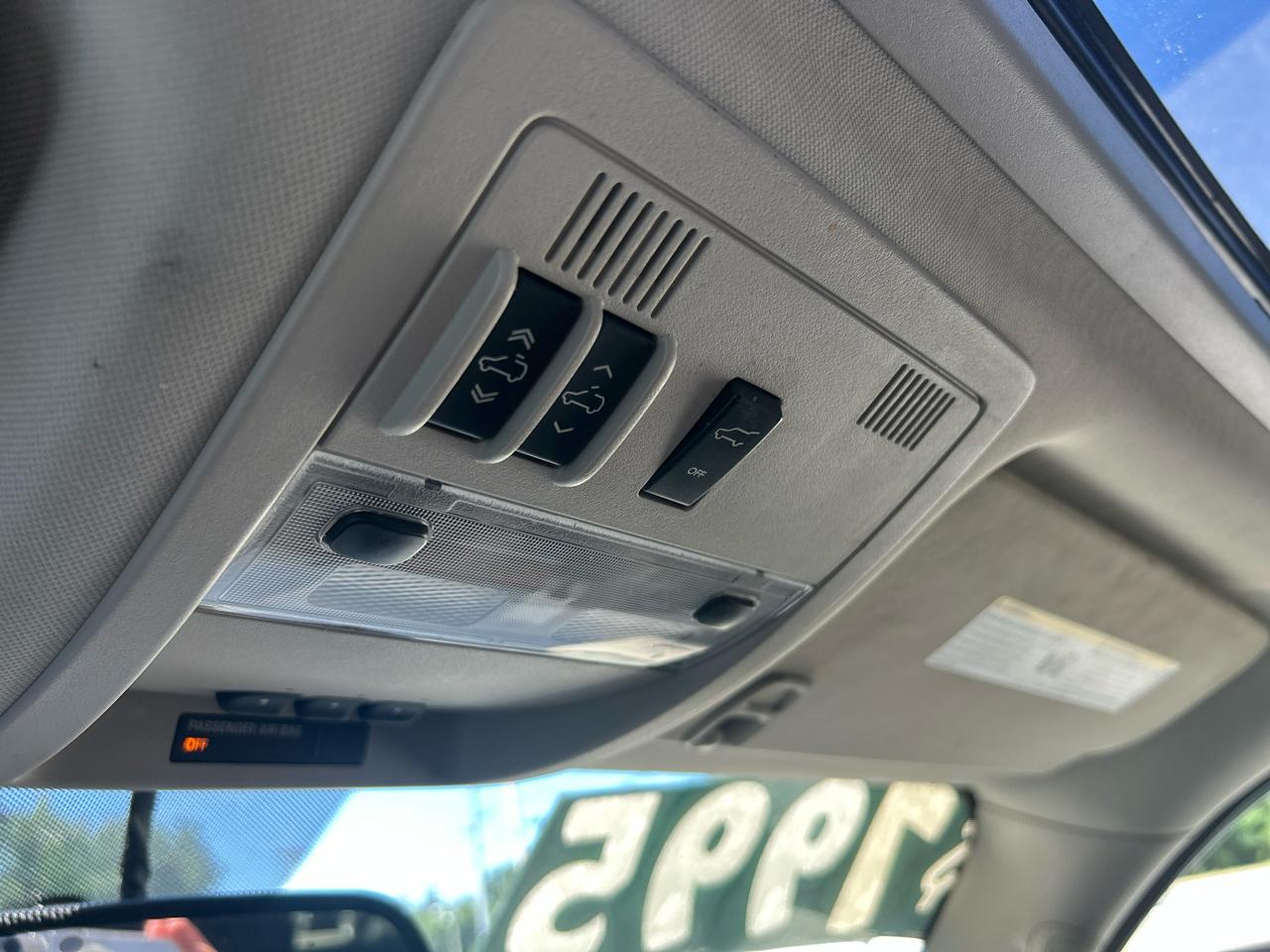 GMC Yukon Denali XL 4WD 2012