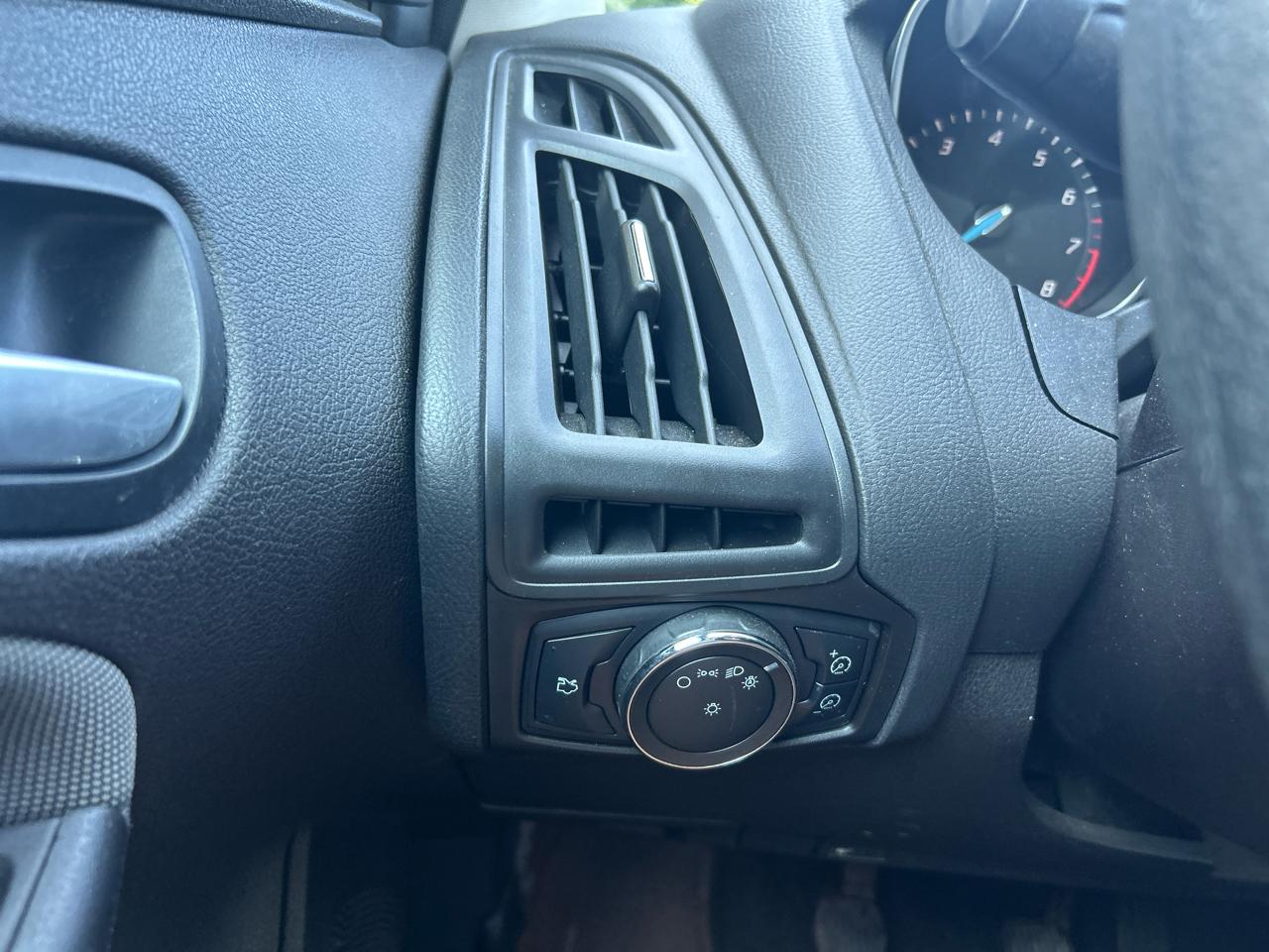 Ford Focus SE Hatch 2013