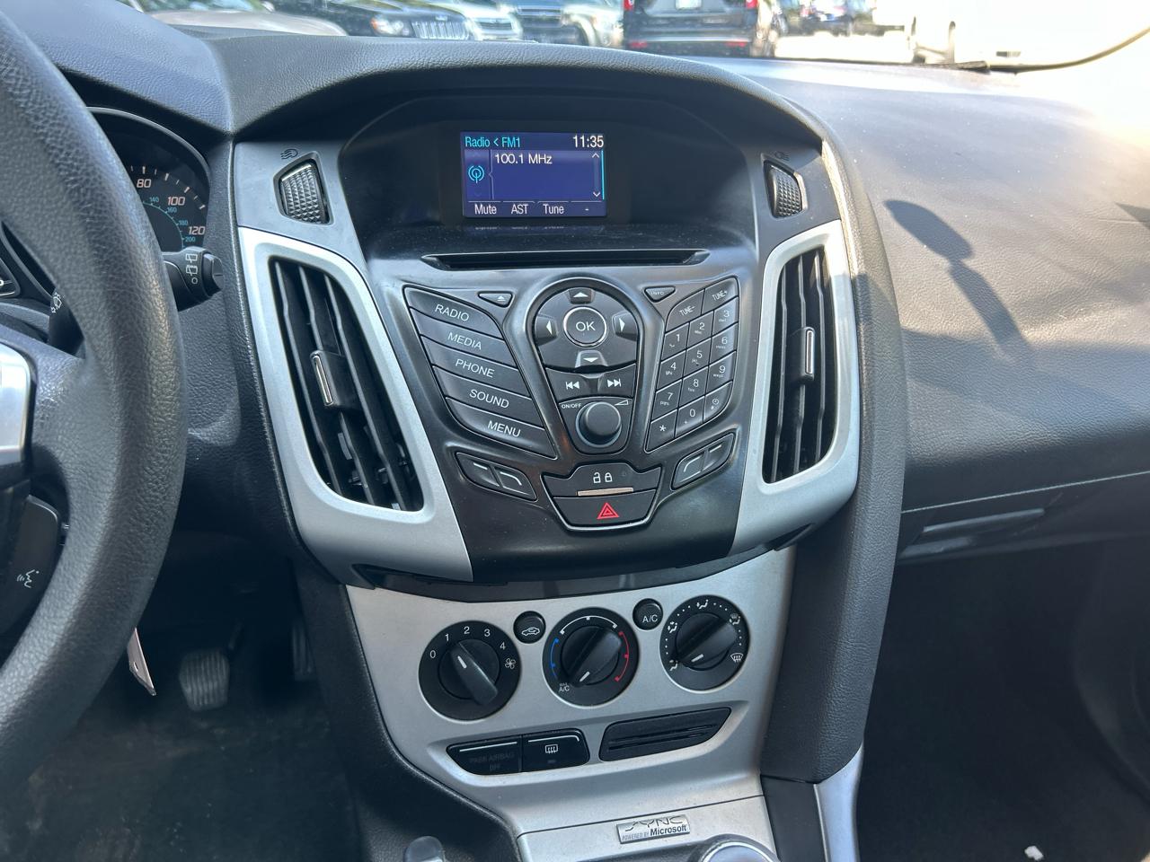 Ford Focus SE Hatch 2013