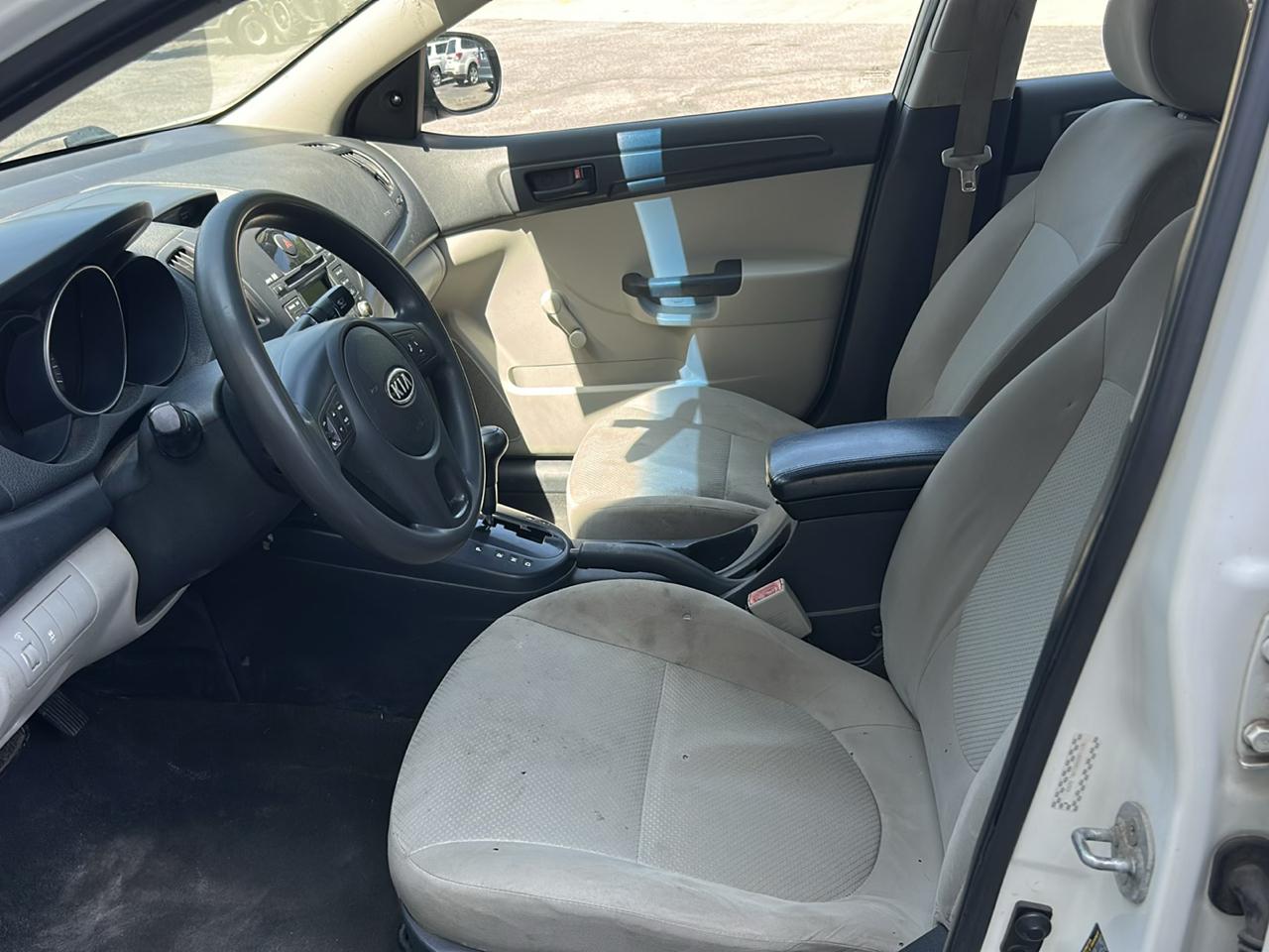 Kia Forte LX 2010