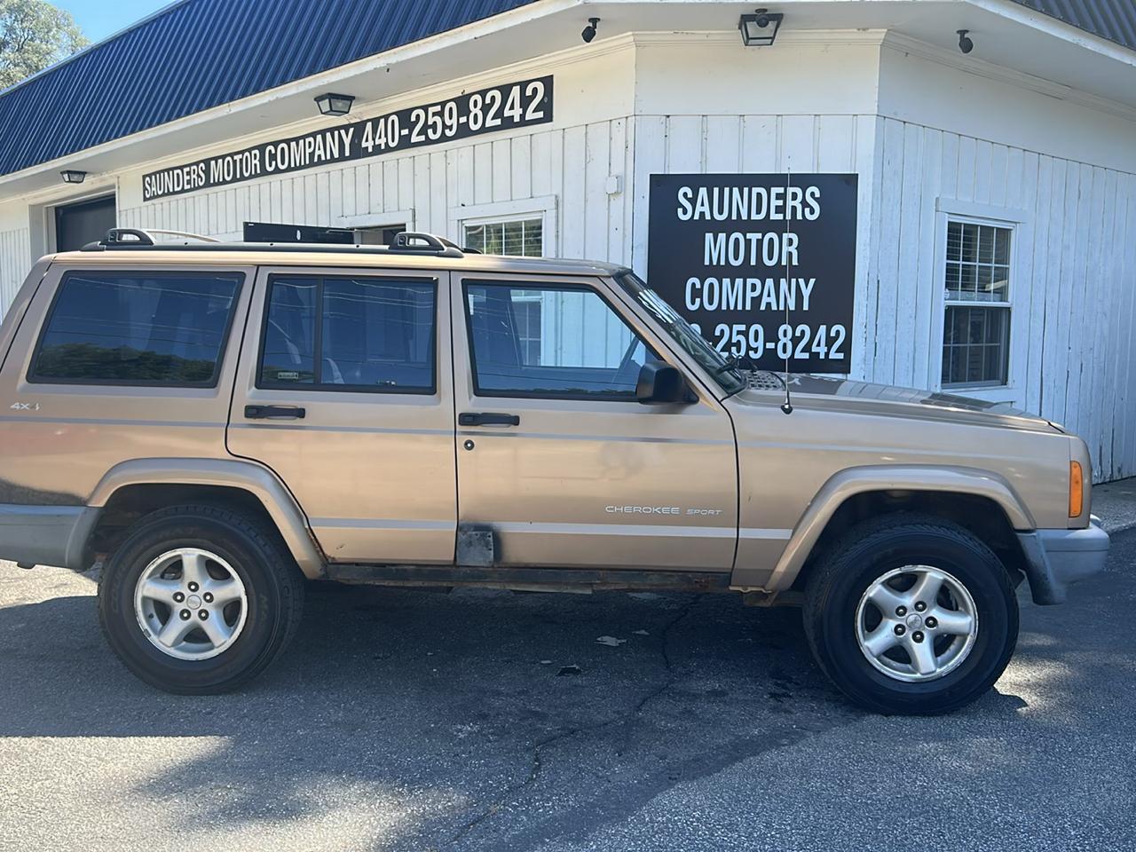 Jeep Cherokee Sport 4-Door 4WD 1999