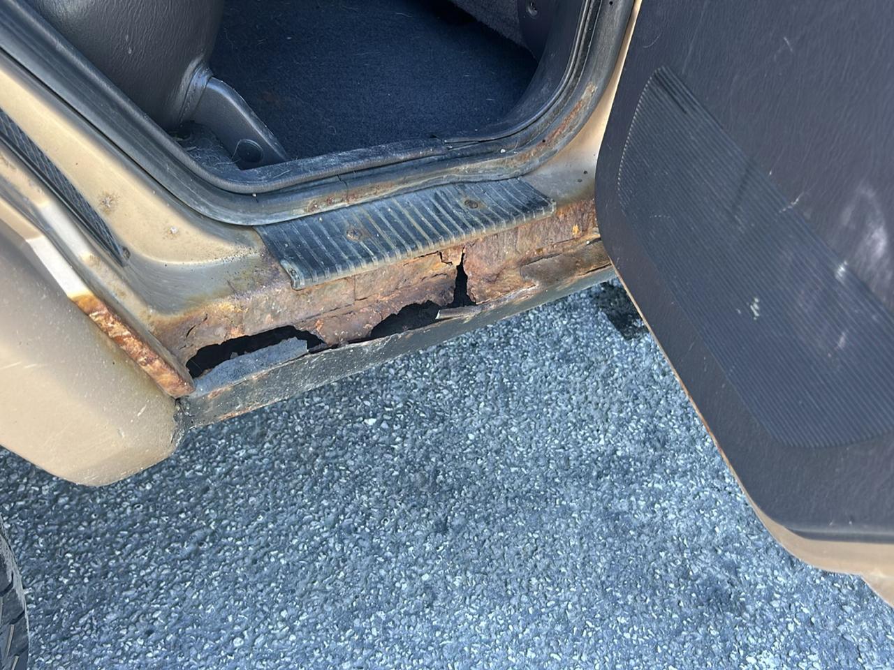Jeep Cherokee Sport 4-Door 4WD 1999