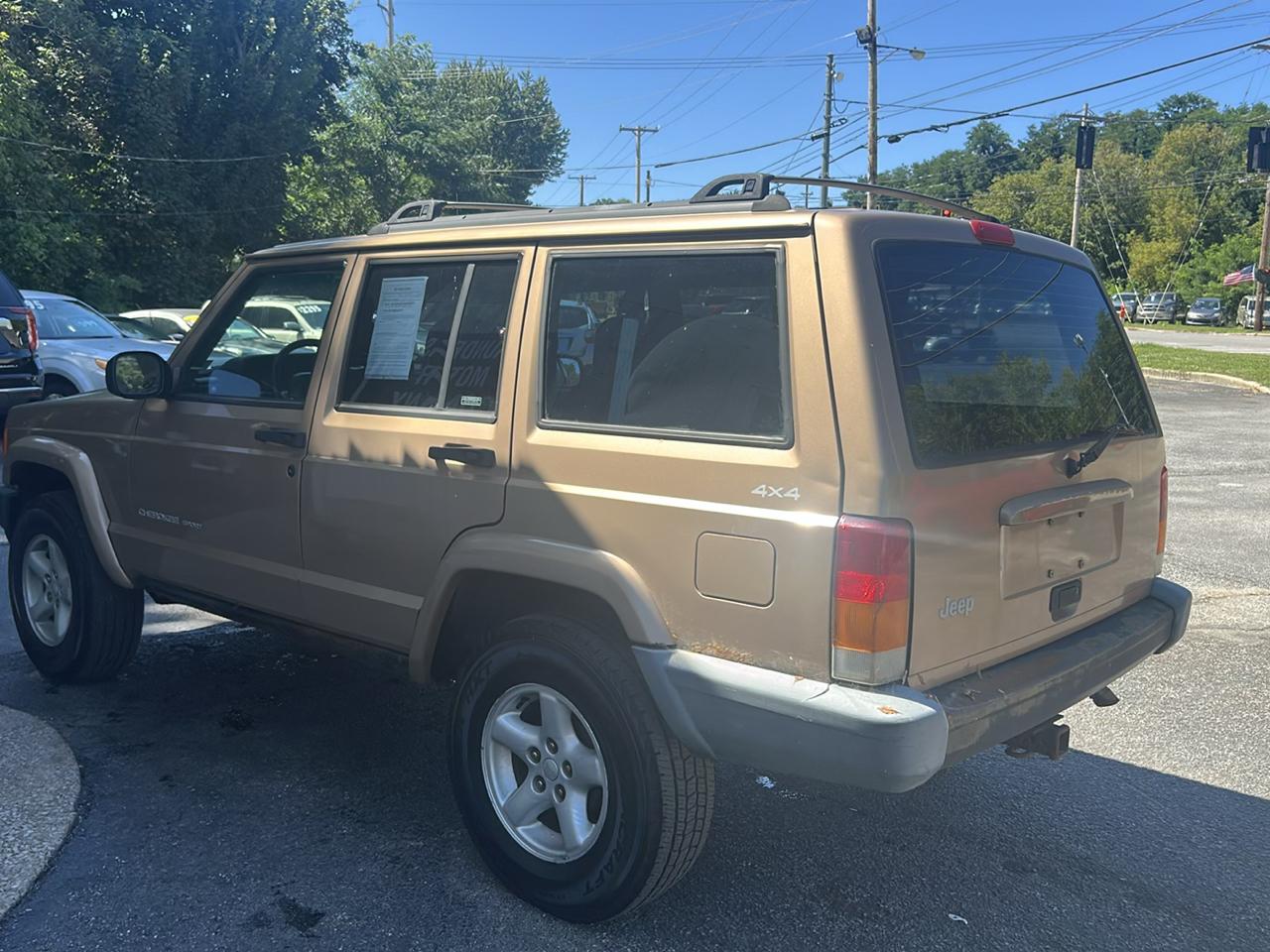 Jeep Cherokee Sport 4-Door 4WD 1999