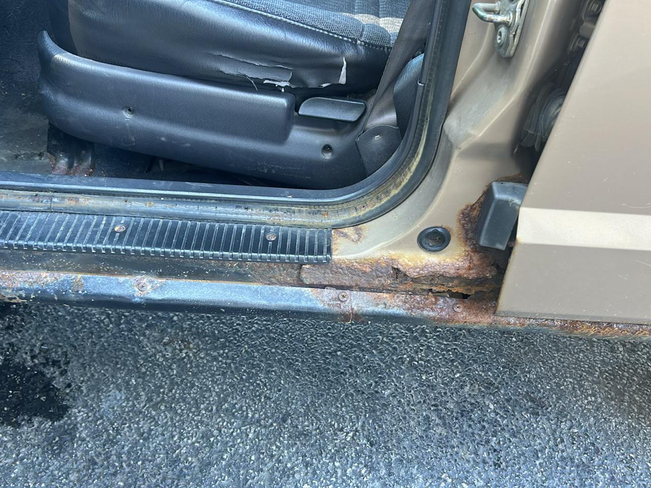 Jeep Cherokee Sport 4-Door 4WD 1999
