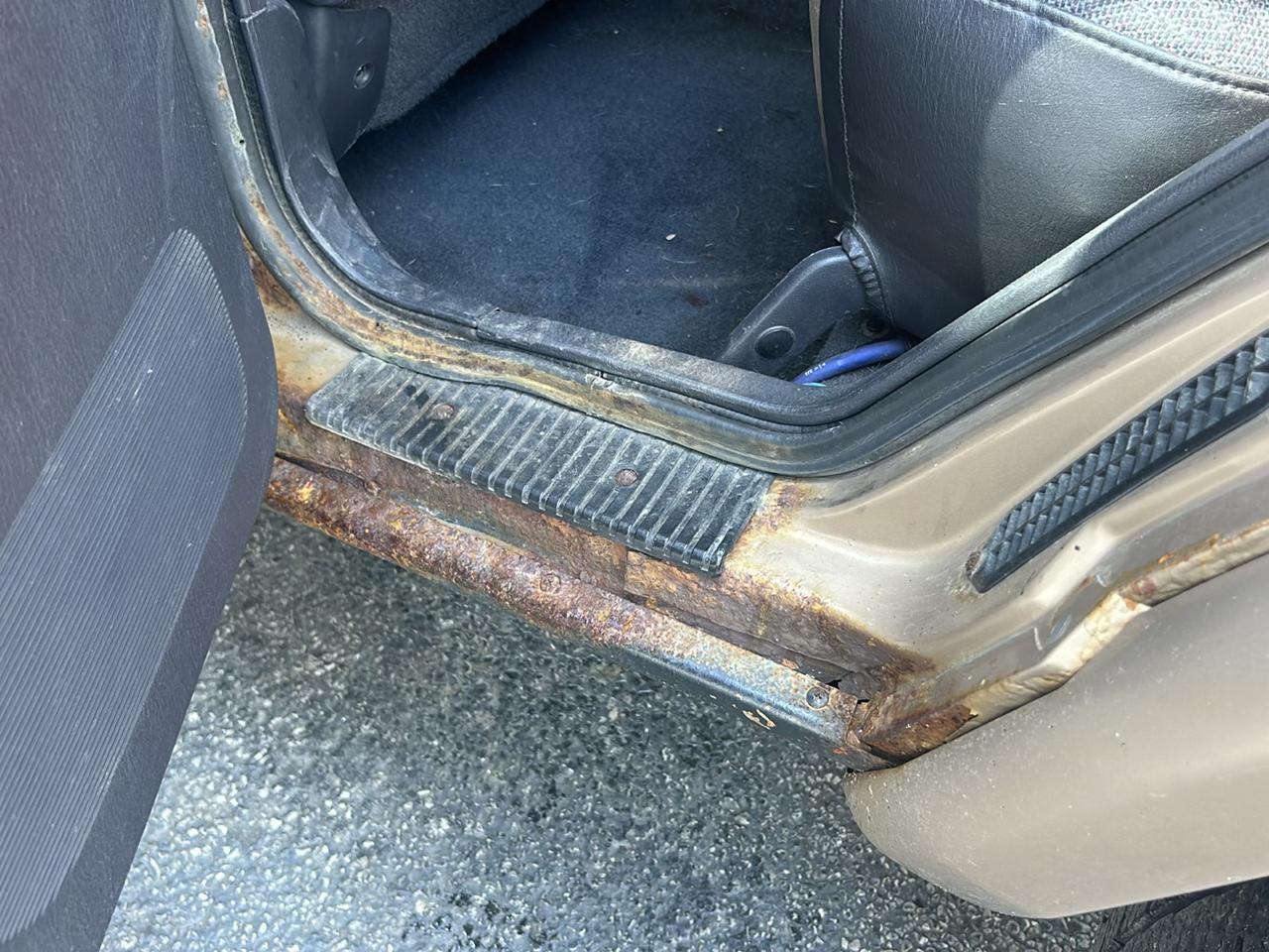 Jeep Cherokee Sport 4-Door 4WD 1999