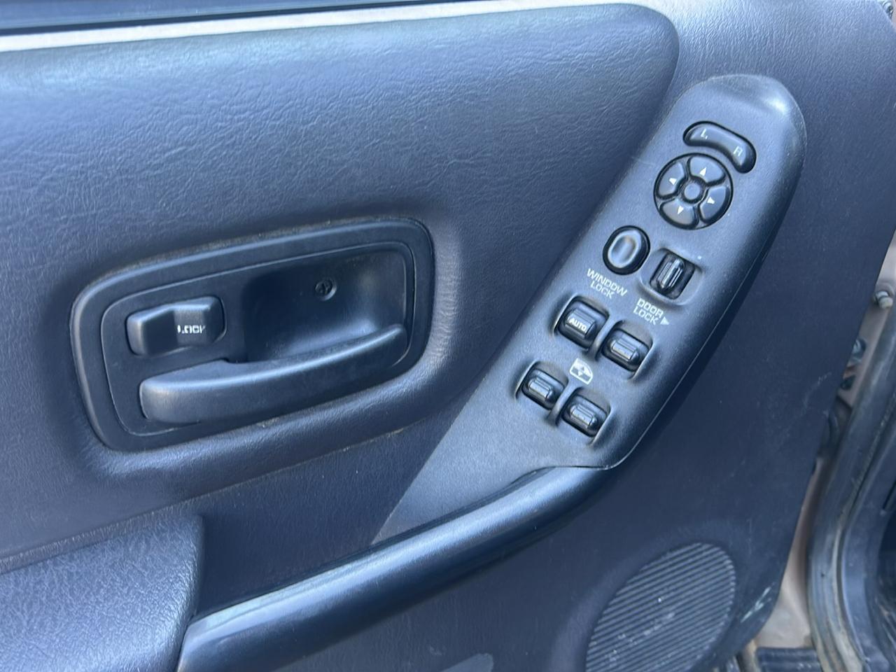 Jeep Cherokee Sport 4-Door 4WD 1999