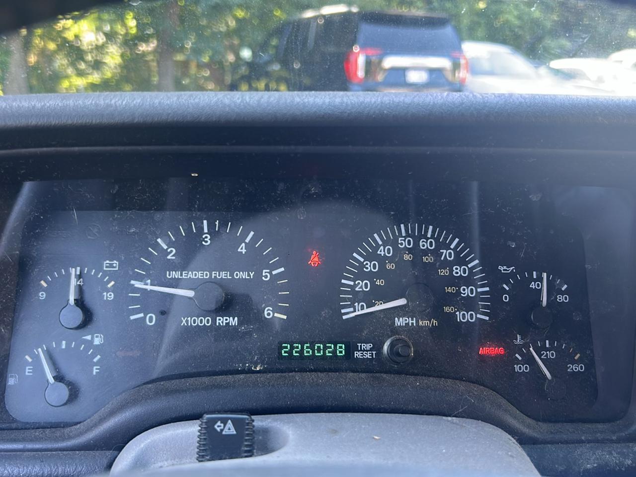Jeep Cherokee Sport 4-Door 4WD 1999