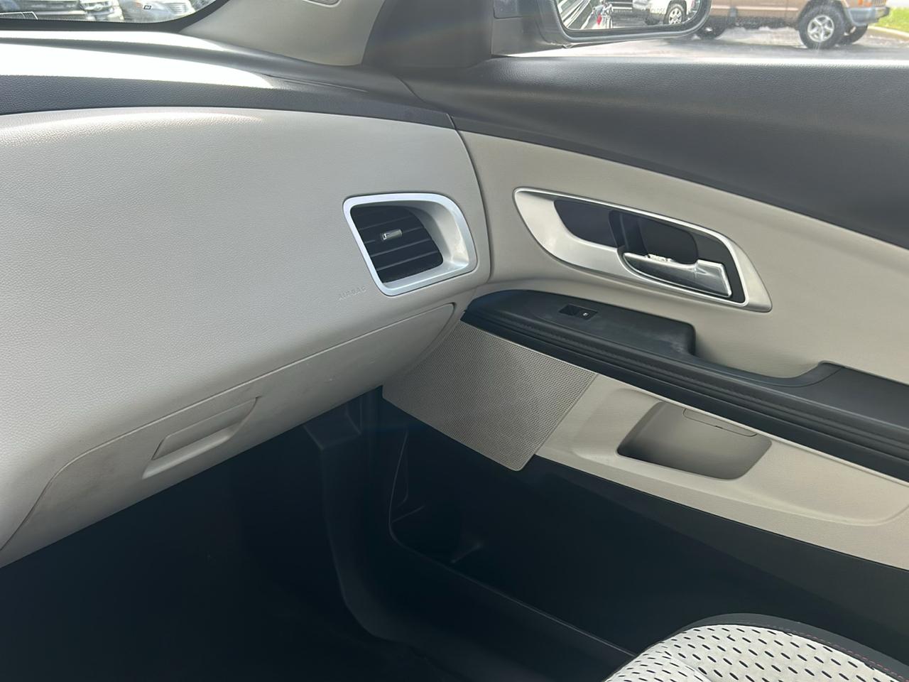 Chevrolet Equinox LS 2WD 2011