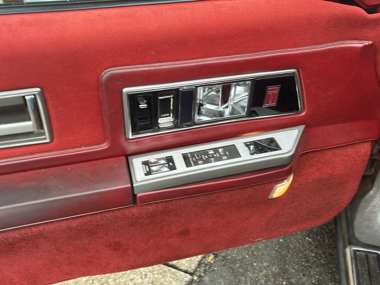 Oldsmobile Toronado Brougham 1986