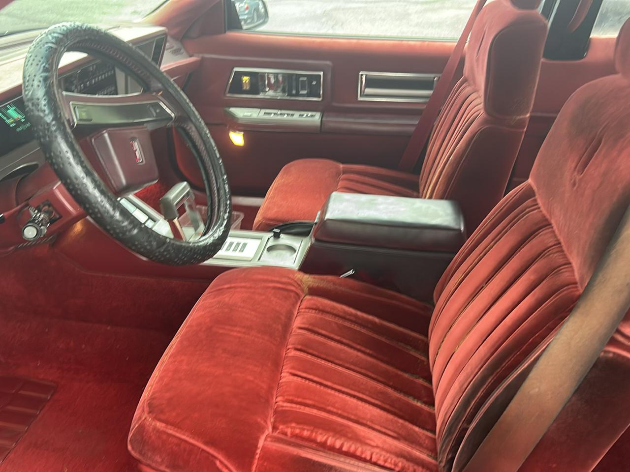 Oldsmobile Toronado Brougham 1986