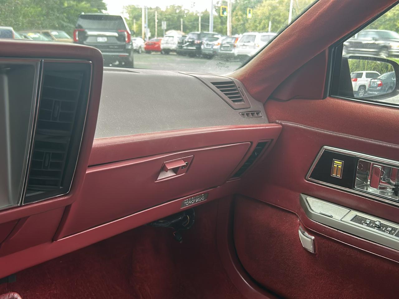Oldsmobile Toronado Brougham 1986