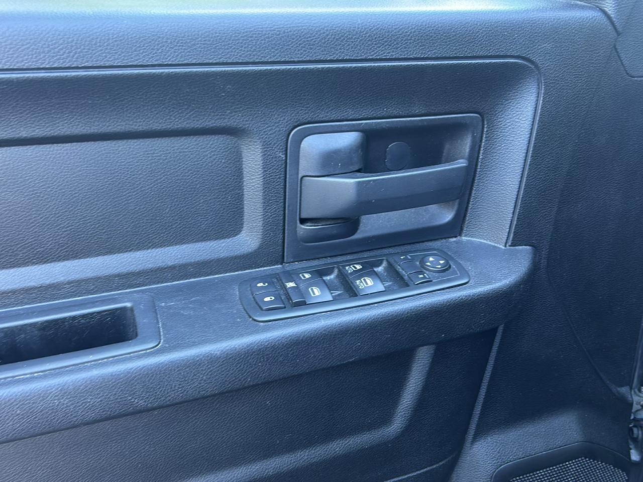 RAM 1500 Tradesman Quad Cab 4WD 2013