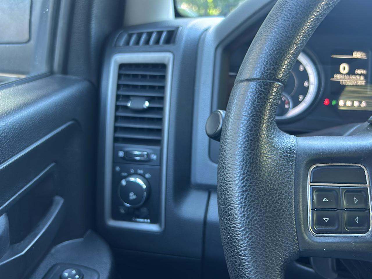 RAM 1500 Tradesman Quad Cab 4WD 2013