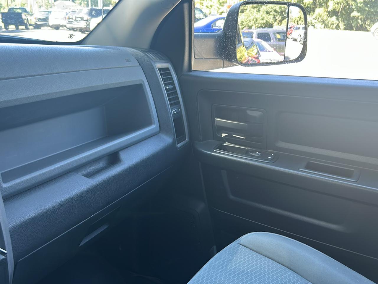 RAM 1500 Tradesman Quad Cab 4WD 2013