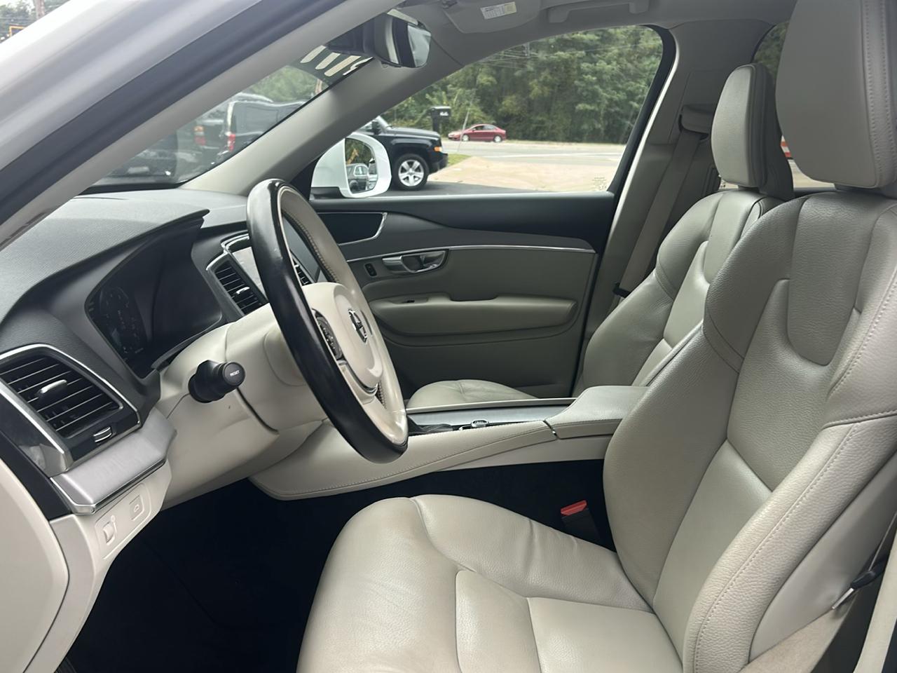 Volvo XC90 T5 Momentum 2022