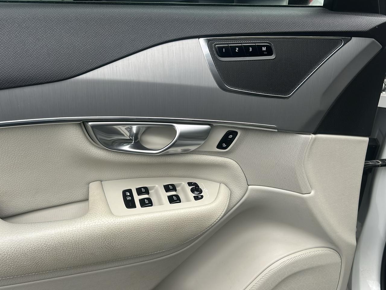 Volvo XC90 T5 Momentum 2022