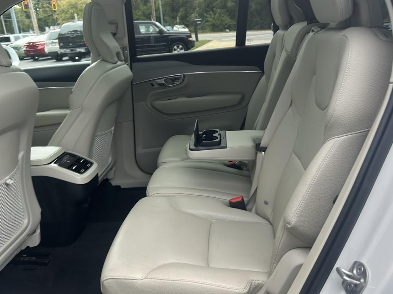 Volvo XC90 T5 Momentum 2022