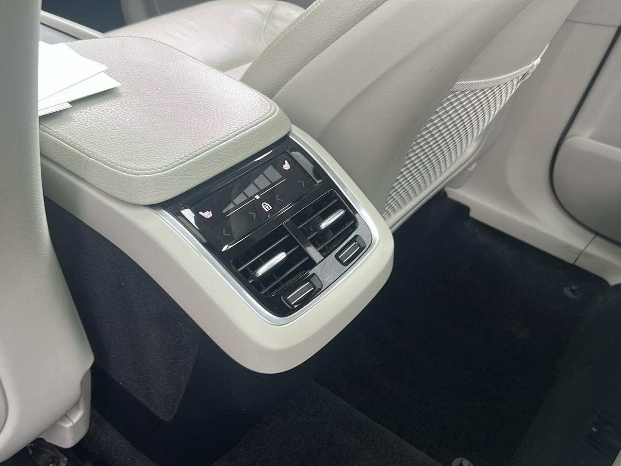 Volvo XC90 T5 Momentum 2022