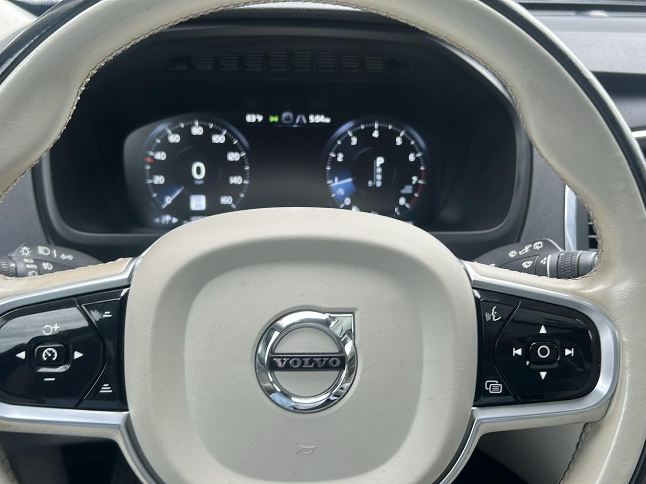 Volvo XC90 T5 Momentum 2022