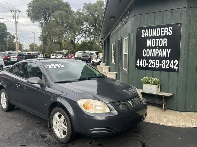 Gray 2009 Pontiac G5 Coupe Front-Wheel Drive Automatic