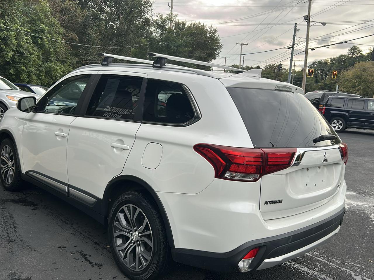 Mitsubishi Outlander SEL AWD 2017