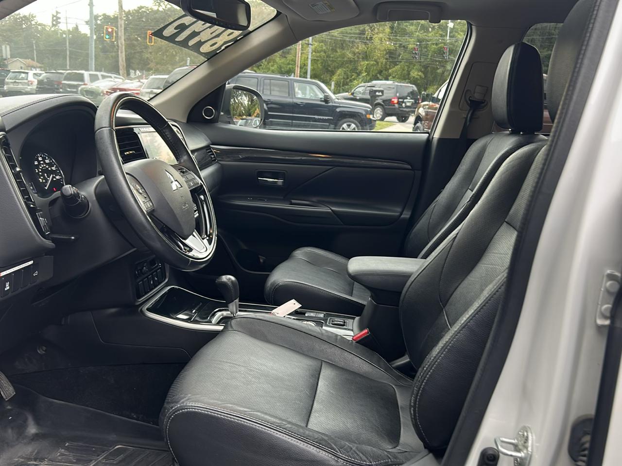 Mitsubishi Outlander SEL AWD 2017