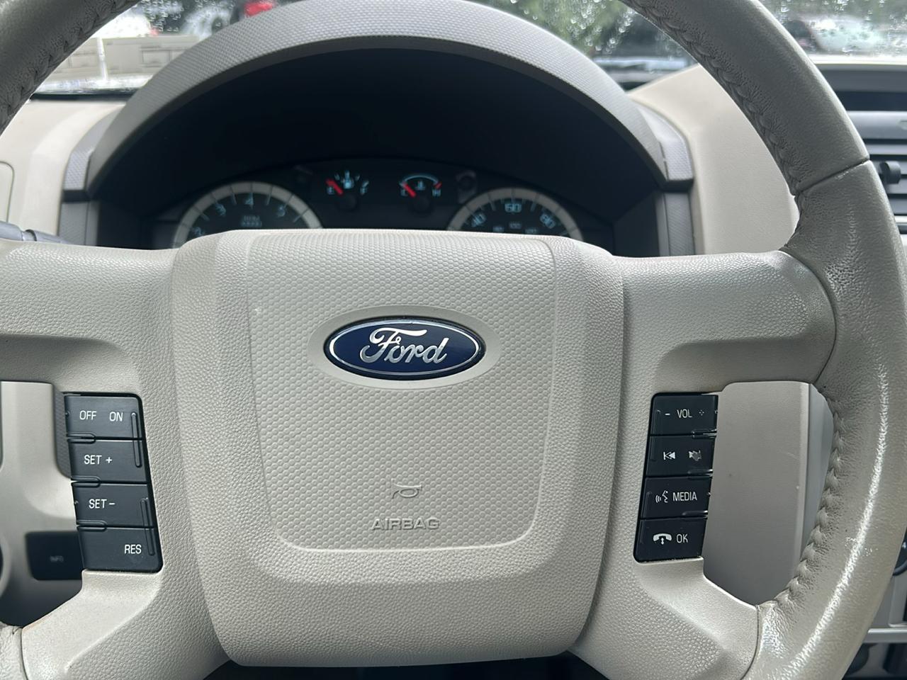 Ford Escape XLT 4WD 2011