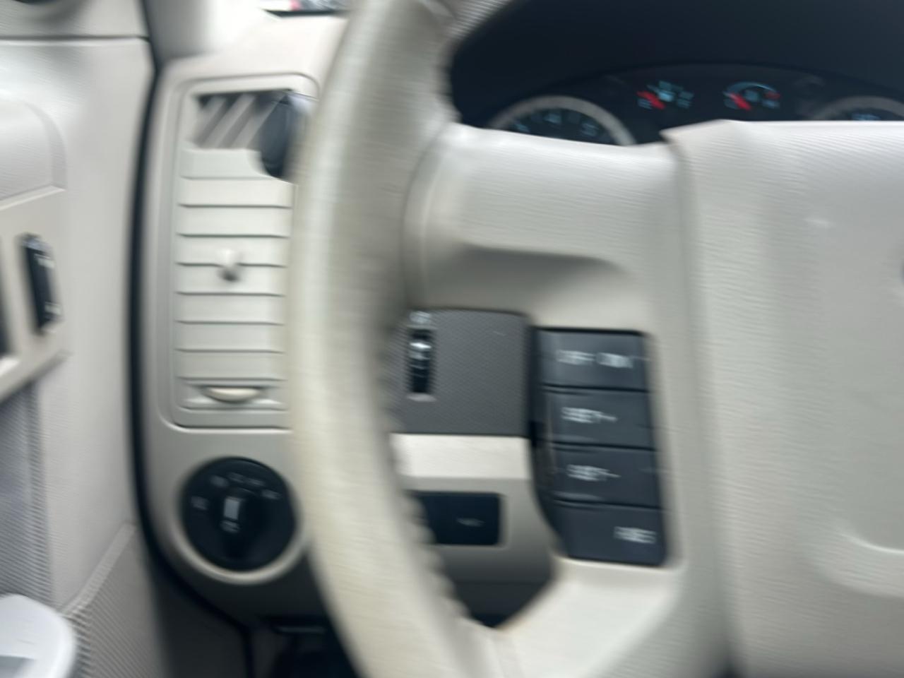 Ford Escape XLT 4WD 2011