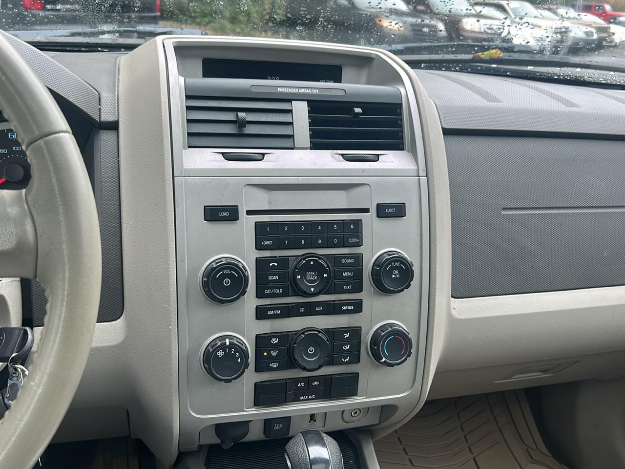Ford Escape XLT 4WD 2011