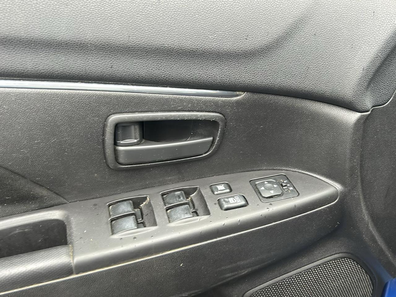 Mitsubishi Outlander Sport ES 2WD 2015