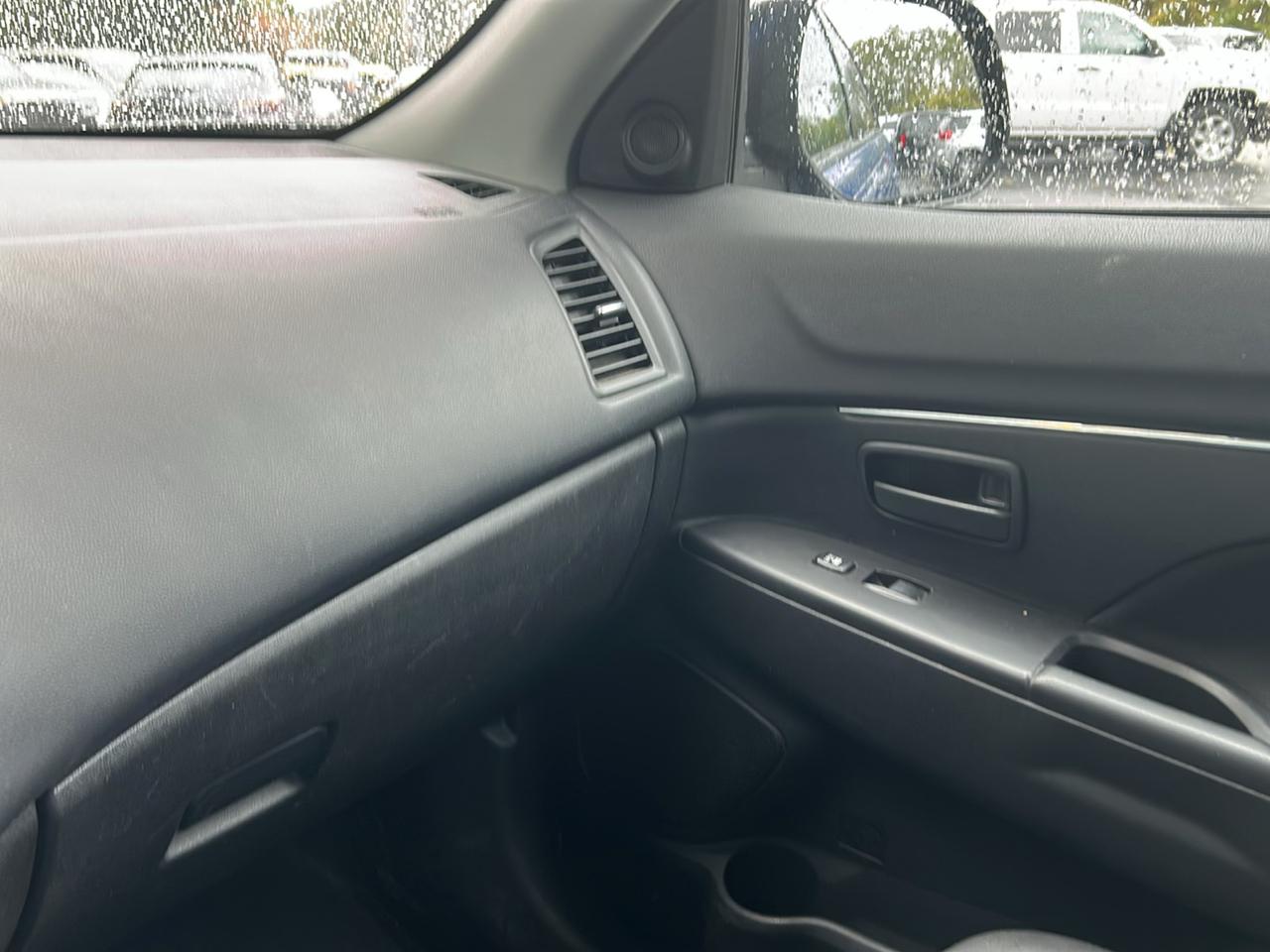 Mitsubishi Outlander Sport ES 2WD 2015