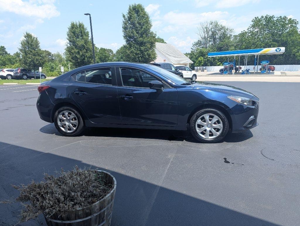 Mazda MAZDA3 i SV AT 4-Door 2015