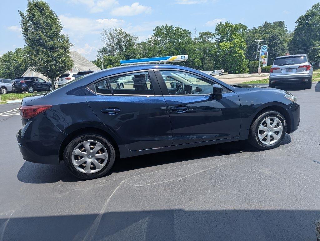 Mazda MAZDA3 i SV AT 4-Door 2015