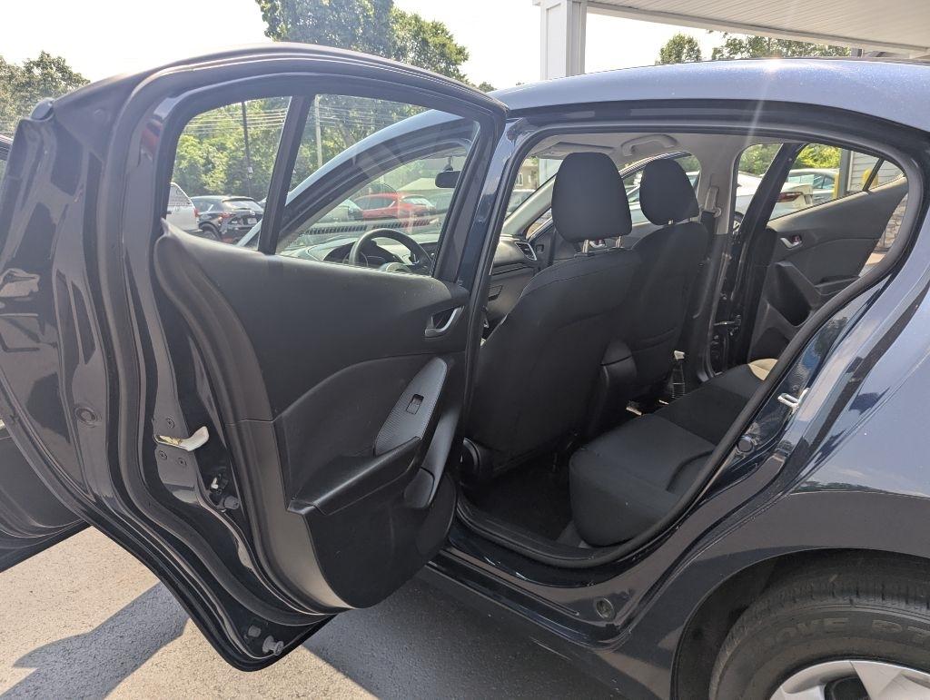 Mazda MAZDA3 i SV AT 4-Door 2015