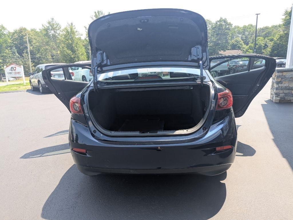 Mazda MAZDA3 i SV AT 4-Door 2015