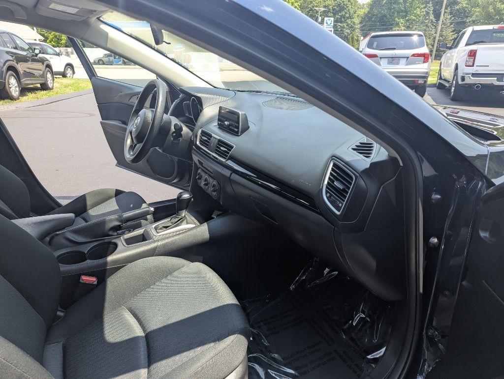 Mazda MAZDA3 i SV AT 4-Door 2015