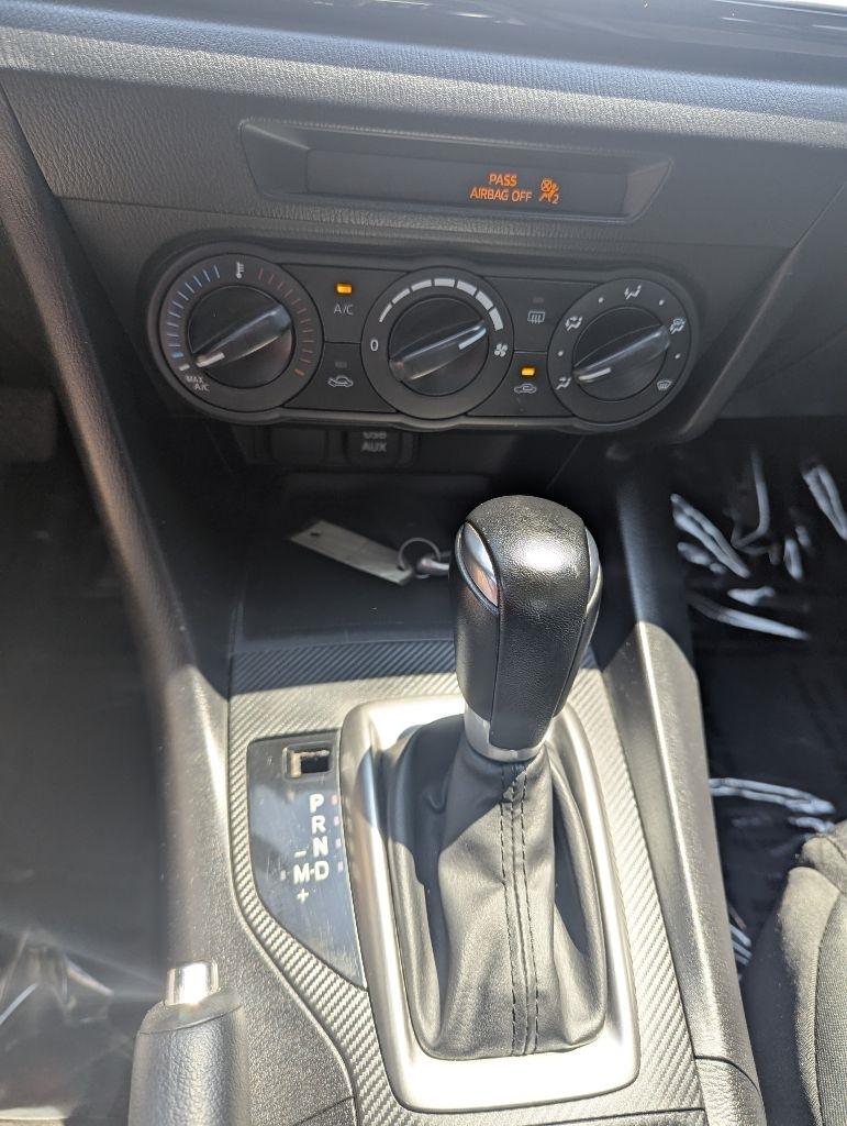 Mazda MAZDA3 i SV AT 4-Door 2015
