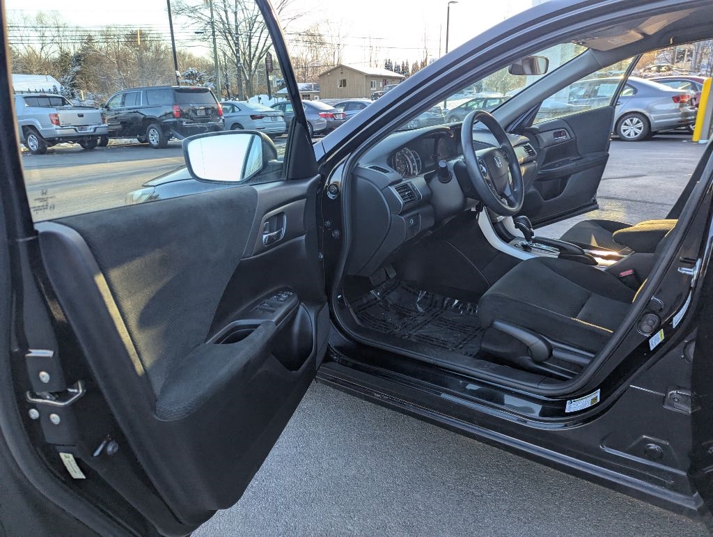 Honda Accord LX Sedan CVT 2013