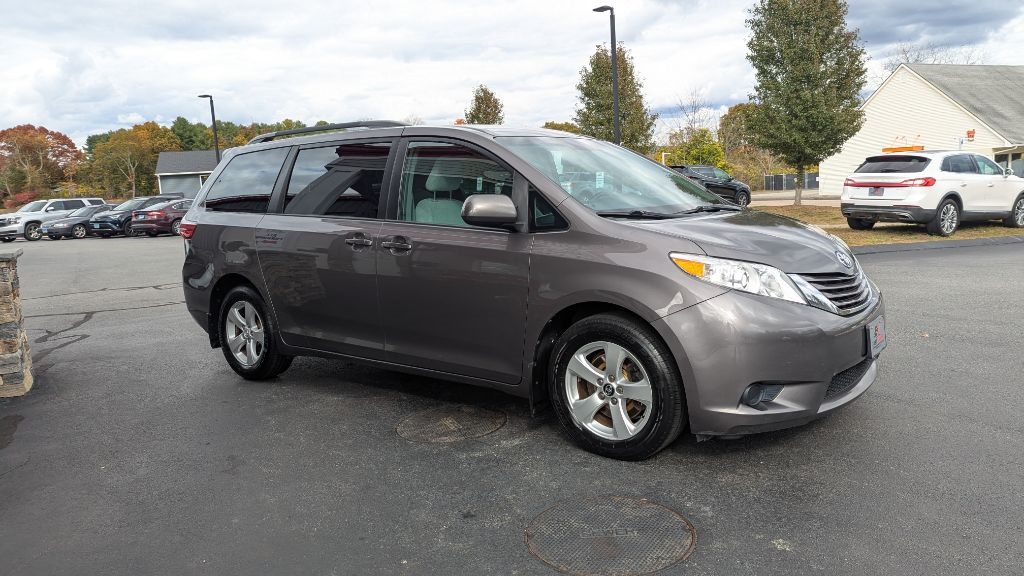 Toyota Sienna LE FWD 8-Passenger V6 2015 Toyota Sienna LE FWD 8-Passenger V6 2015