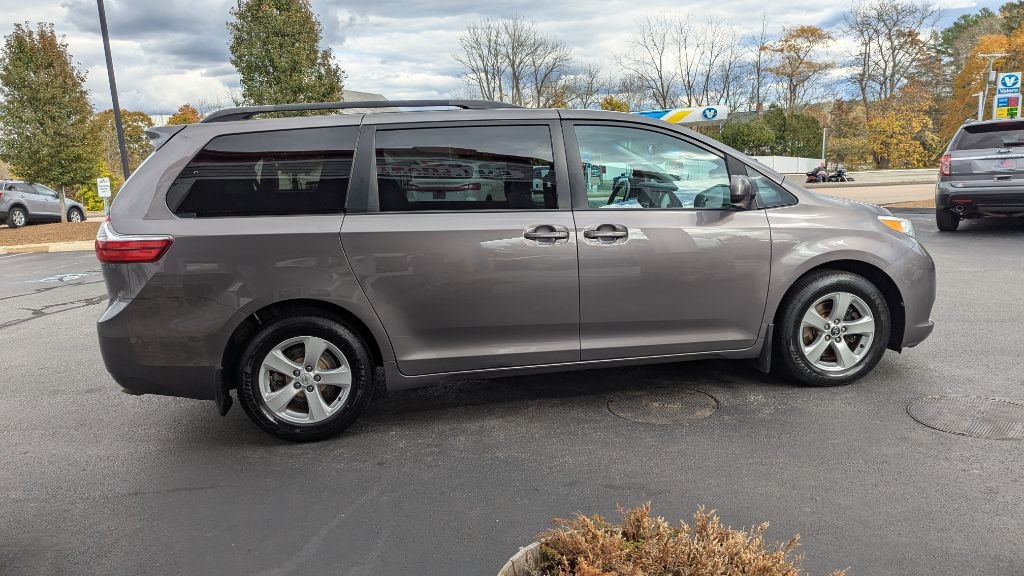 Toyota Sienna LE FWD 8-Passenger V6 2015 Toyota Sienna LE FWD 8-Passenger V6 2015