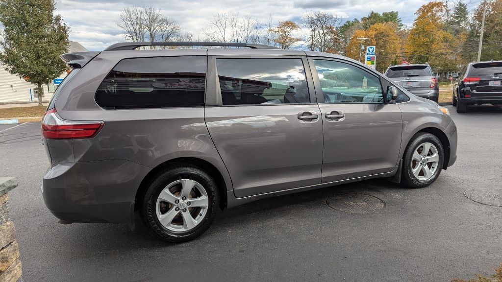 Toyota Sienna LE FWD 8-Passenger V6 2015 Toyota Sienna LE FWD 8-Passenger V6 2015