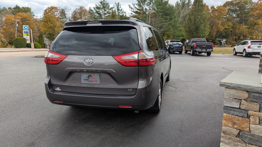 Toyota Sienna LE FWD 8-Passenger V6 2015 Toyota Sienna LE FWD 8-Passenger V6 2015