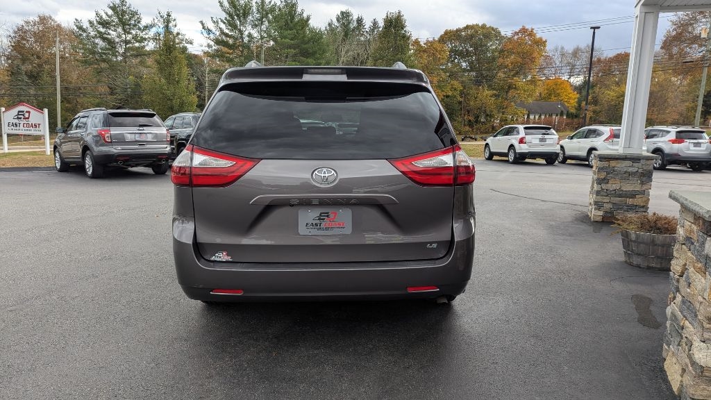 Toyota Sienna LE FWD 8-Passenger V6 2015 Toyota Sienna LE FWD 8-Passenger V6 2015