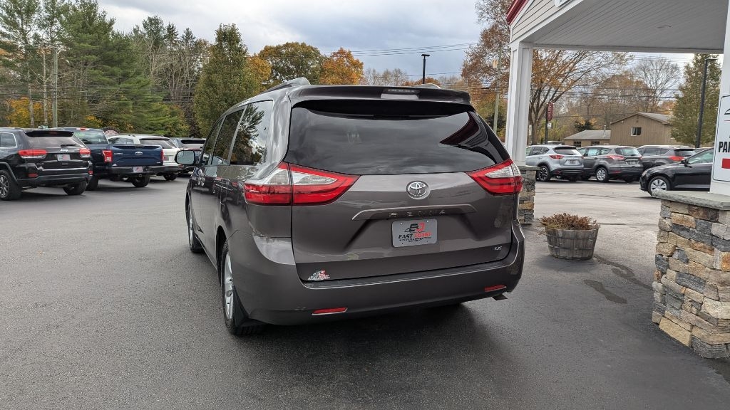 Toyota Sienna LE FWD 8-Passenger V6 2015 Toyota Sienna LE FWD 8-Passenger V6 2015