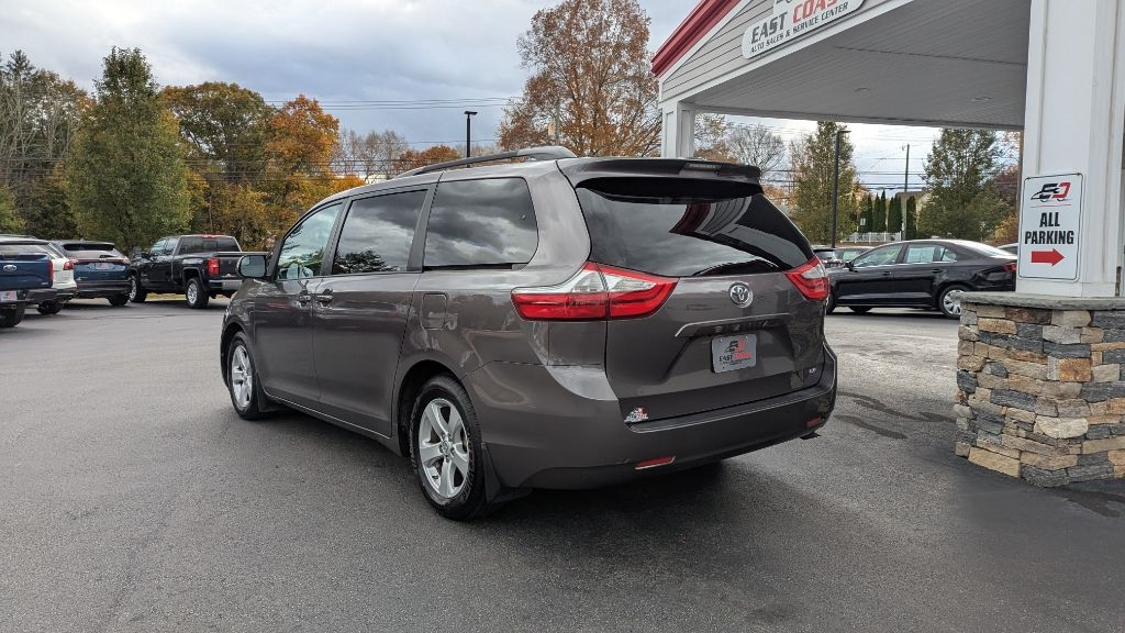 Toyota Sienna LE FWD 8-Passenger V6 2015 Toyota Sienna LE FWD 8-Passenger V6 2015